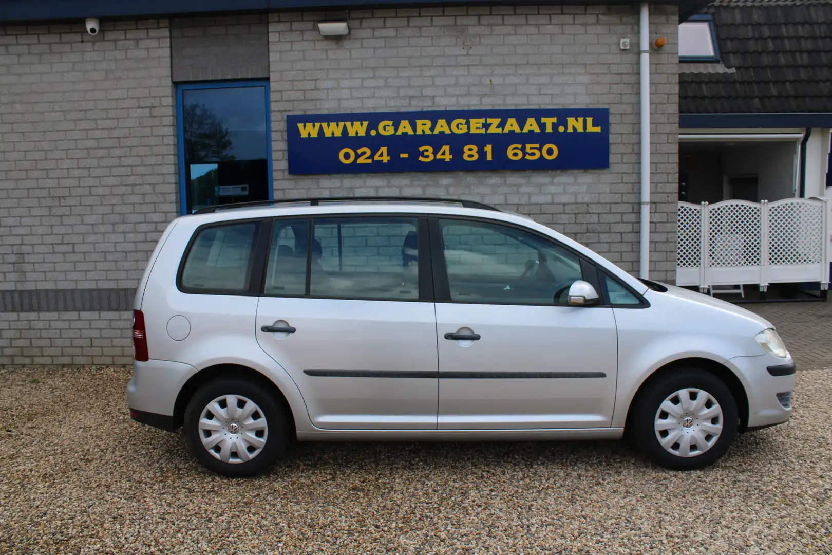 Volkswagen Touran 1.6 Optive2 Dealer onderhouden Trekhaak Grau - 2