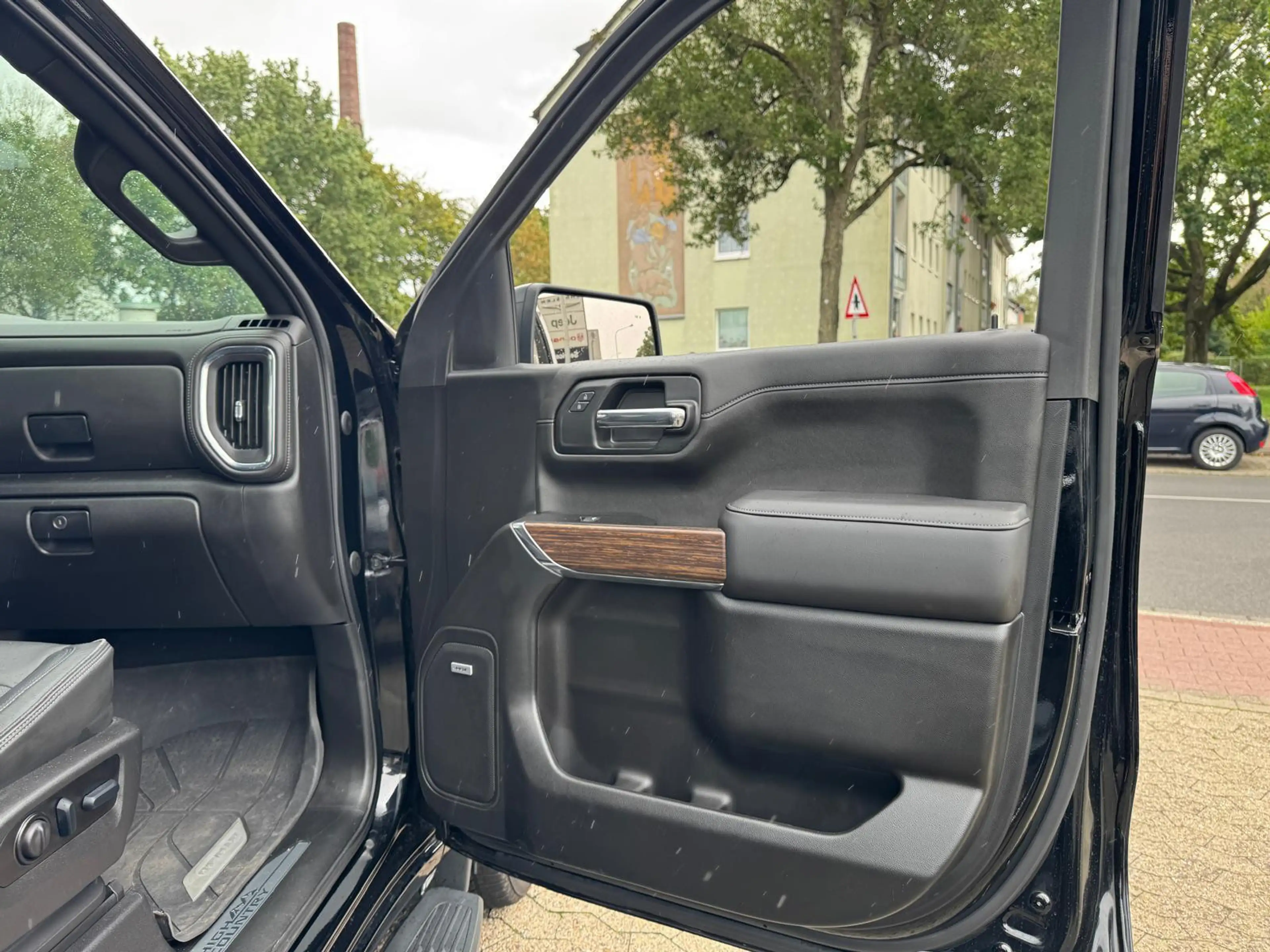 Chevrolet Silverado High Country 3.0l Duramax Longbed — photo 14