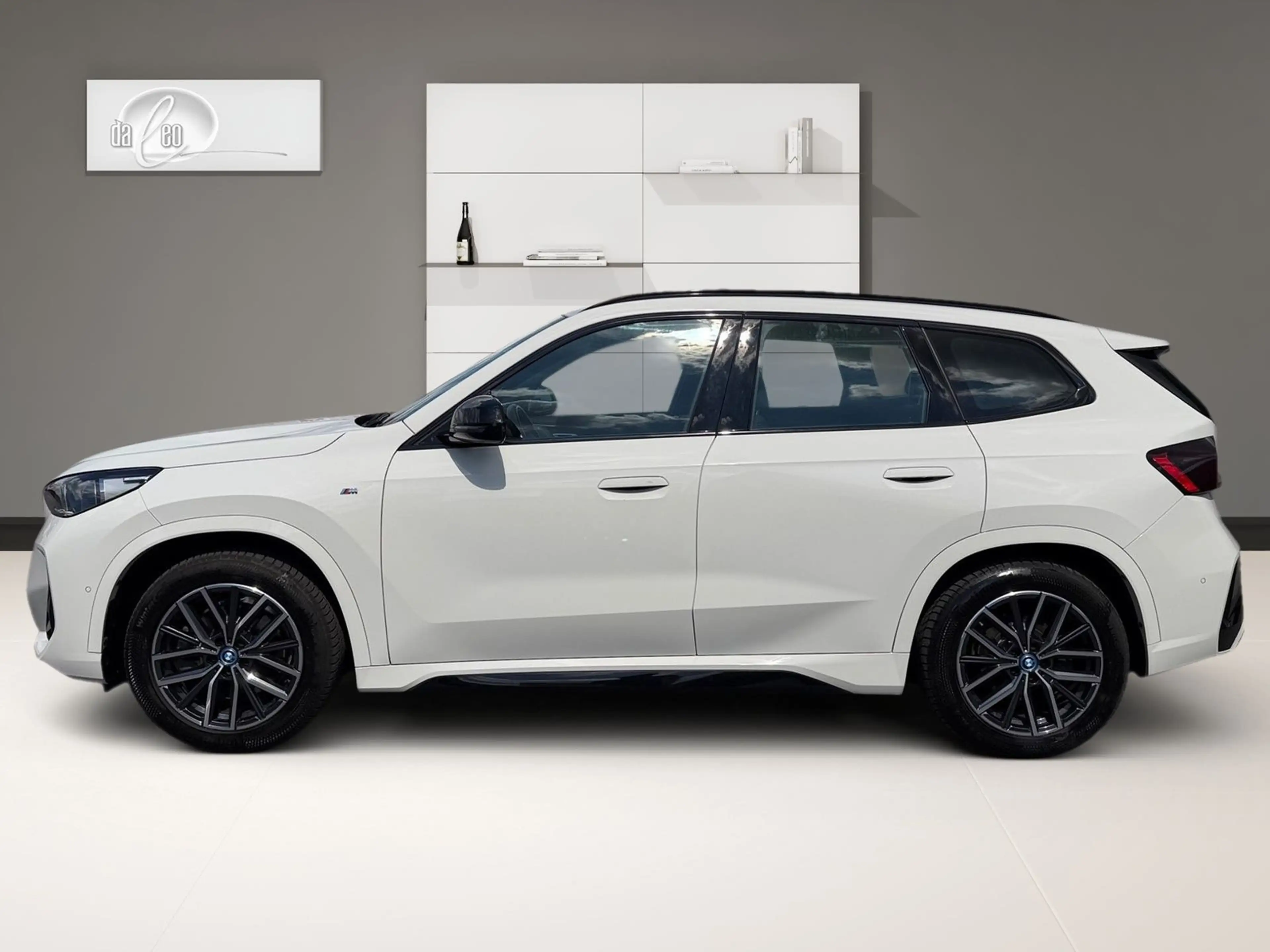 BMW iX1 30 xDrive M Sport Premium-Paket Kamera PDC — photo 4
