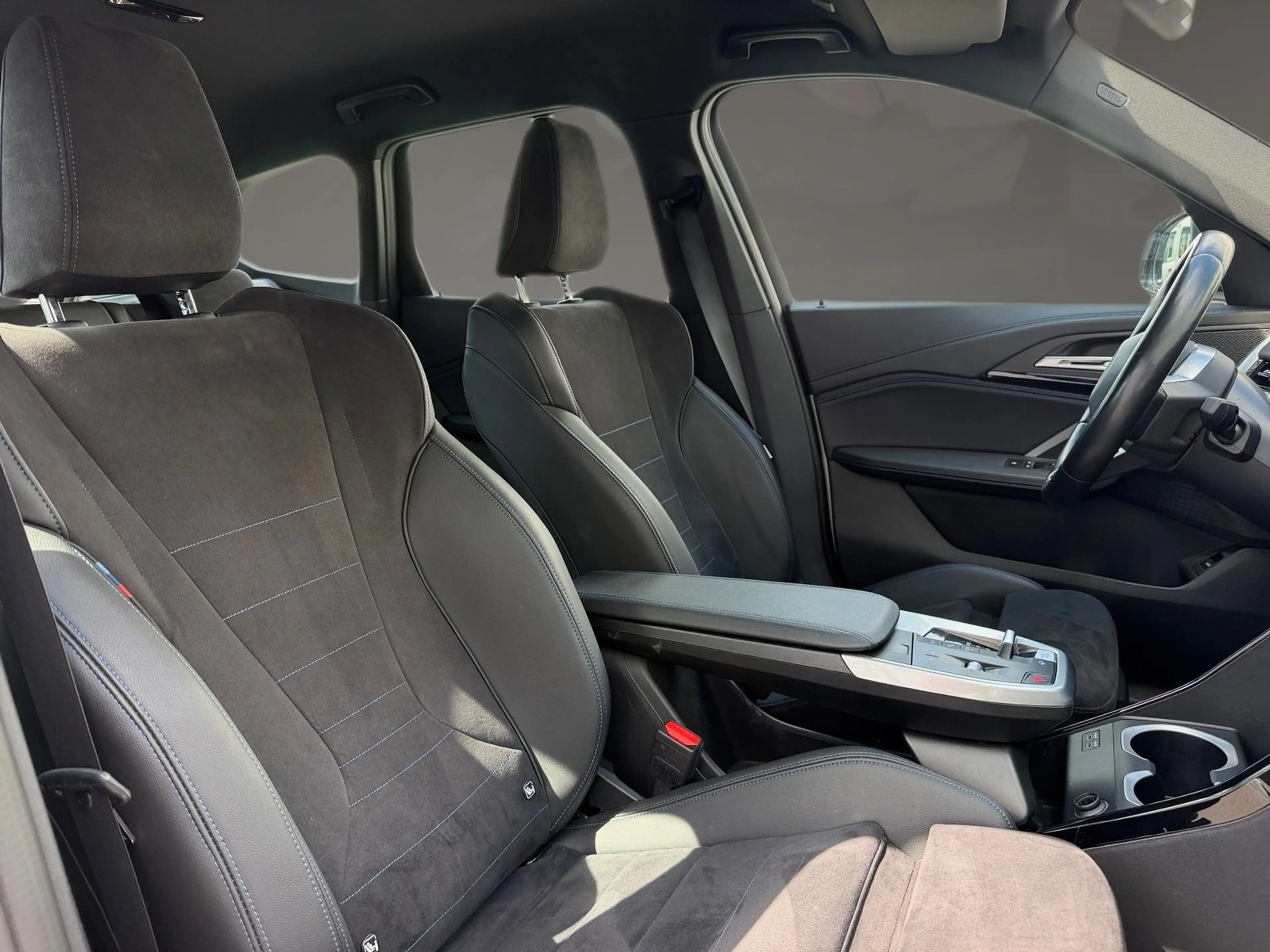 BMW iX1 30 xDrive M Sport Premium-Paket Kamera PDC — photo 13