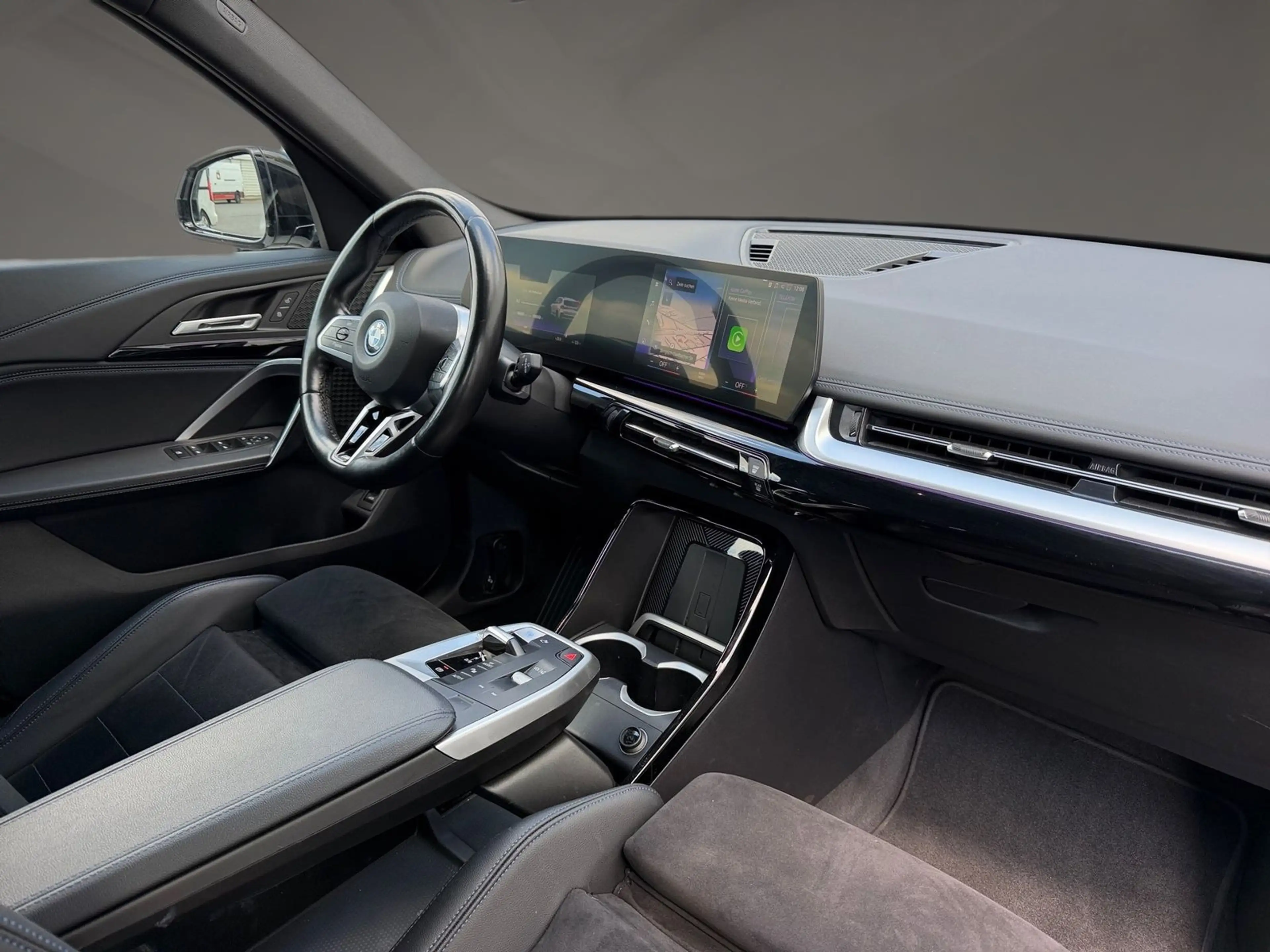 BMW iX1 30 xDrive M Sport Premium-Paket Kamera PDC — photo 12