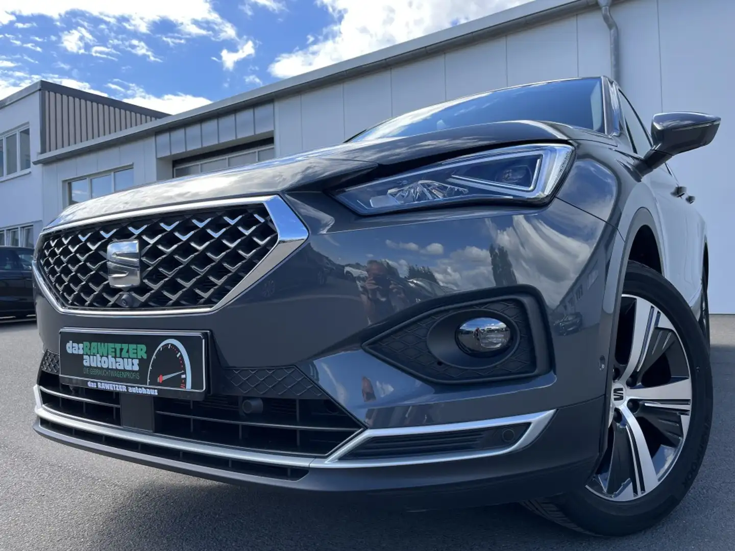 SEAT Tarraco 1.5 TSI XCELLENCE 189€ m. 20% Anzahlung Digital Grau - 1