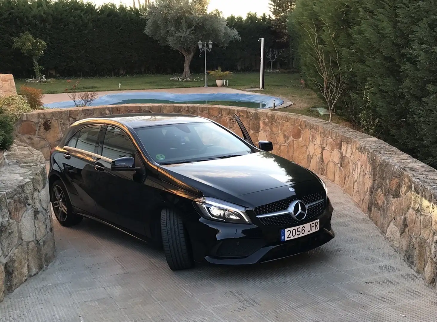 Mercedes-Benz A 200 A200d AMG LINE Negro - 2