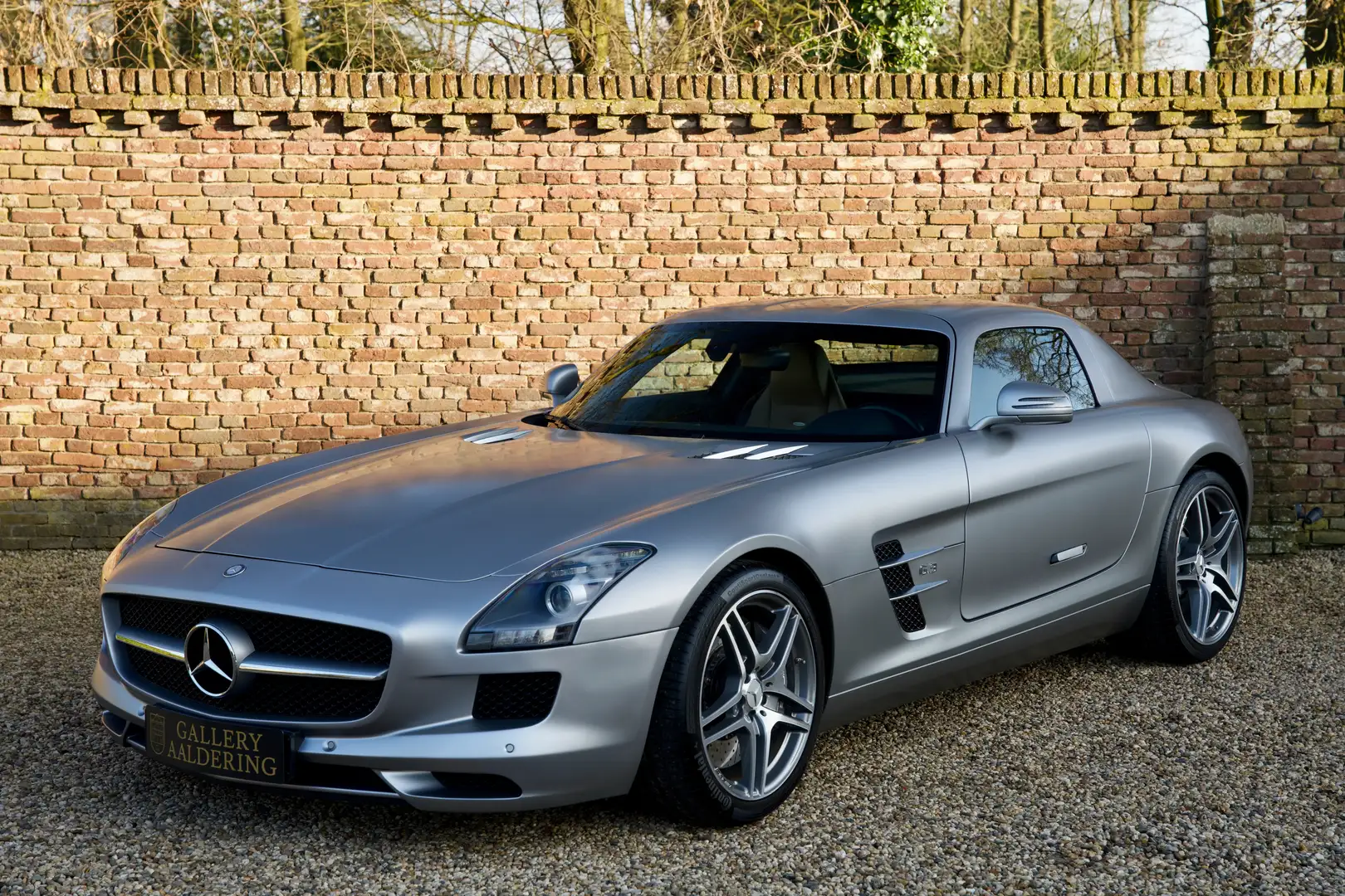 Mercedes-Benz SLS AMG "Designo" In mint condition - only 2800 kilome Gris - 1