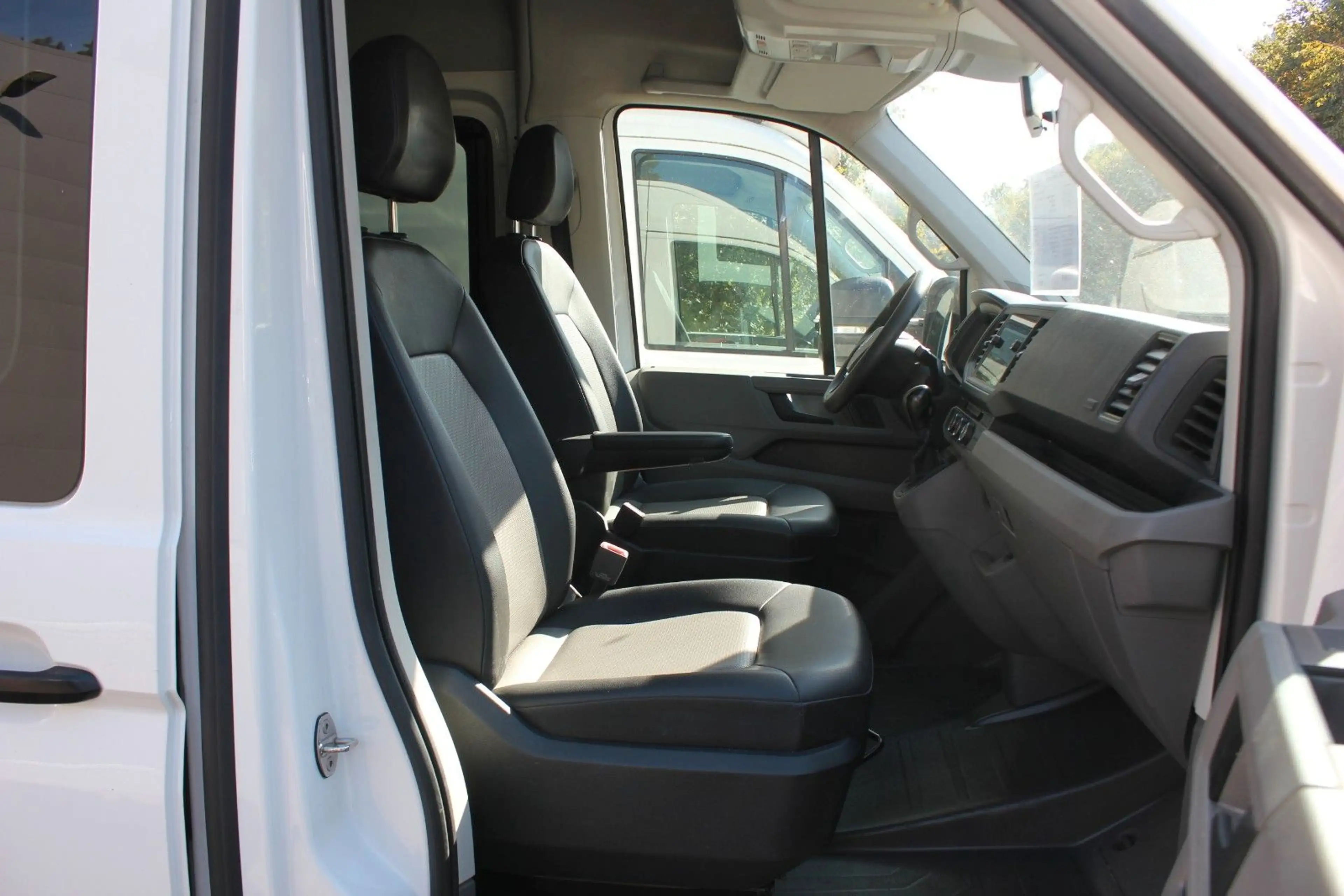 Volkswagen Crafter Kasten PLUS 35 LR HD 2.0 TDI 4motion DSG — photo 15
