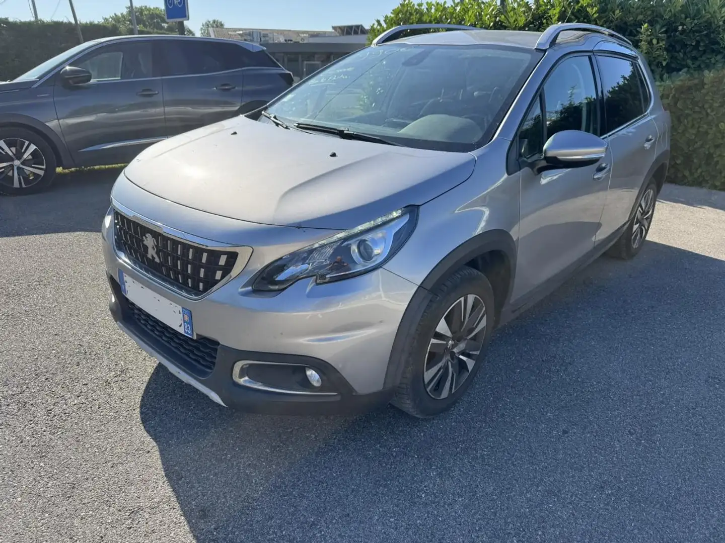 Peugeot 2008 1.2i 110CH EAT6 -  Allure Business Gris - 1