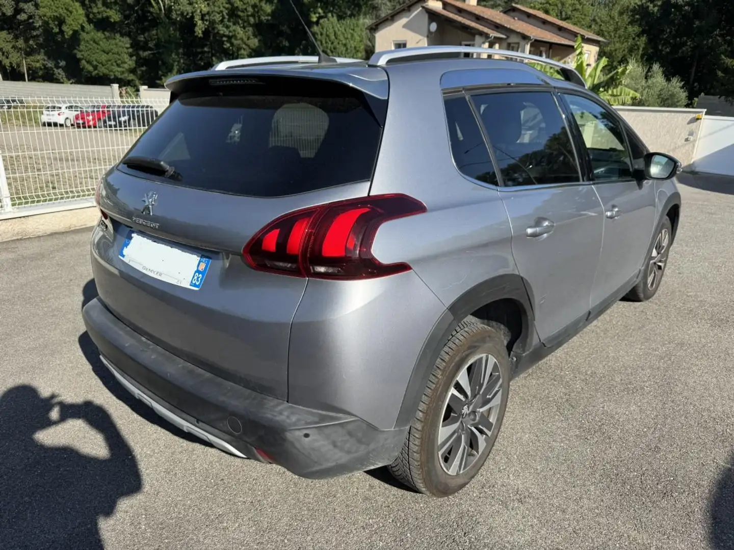 Peugeot 2008 1.2i 110CH EAT6 -  Allure Business Gris - 2