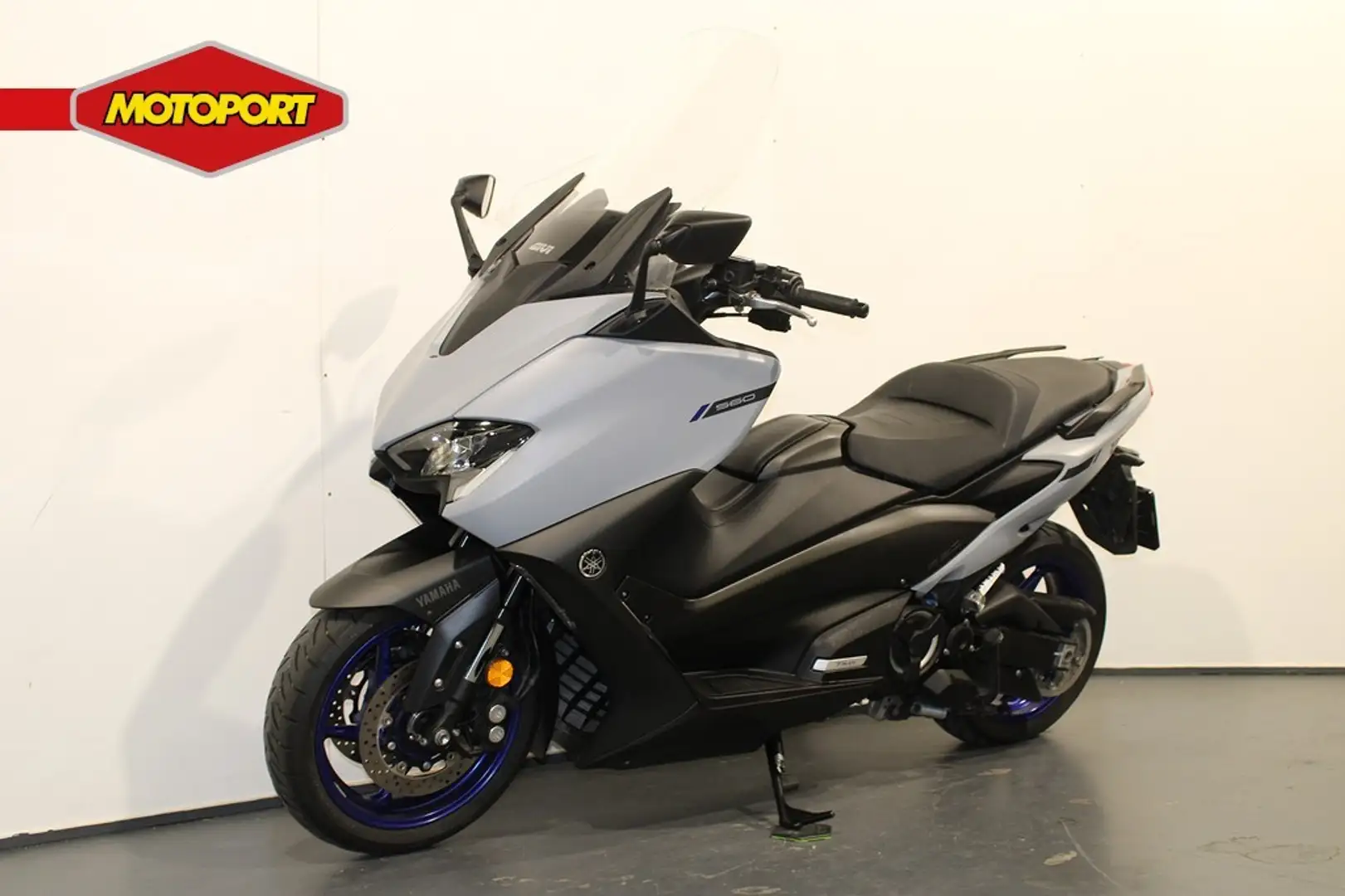 Yamaha TMAX 560 Grijs - 2