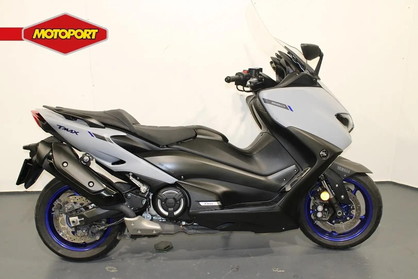 Yamaha TMAX 560 Grijs - 1