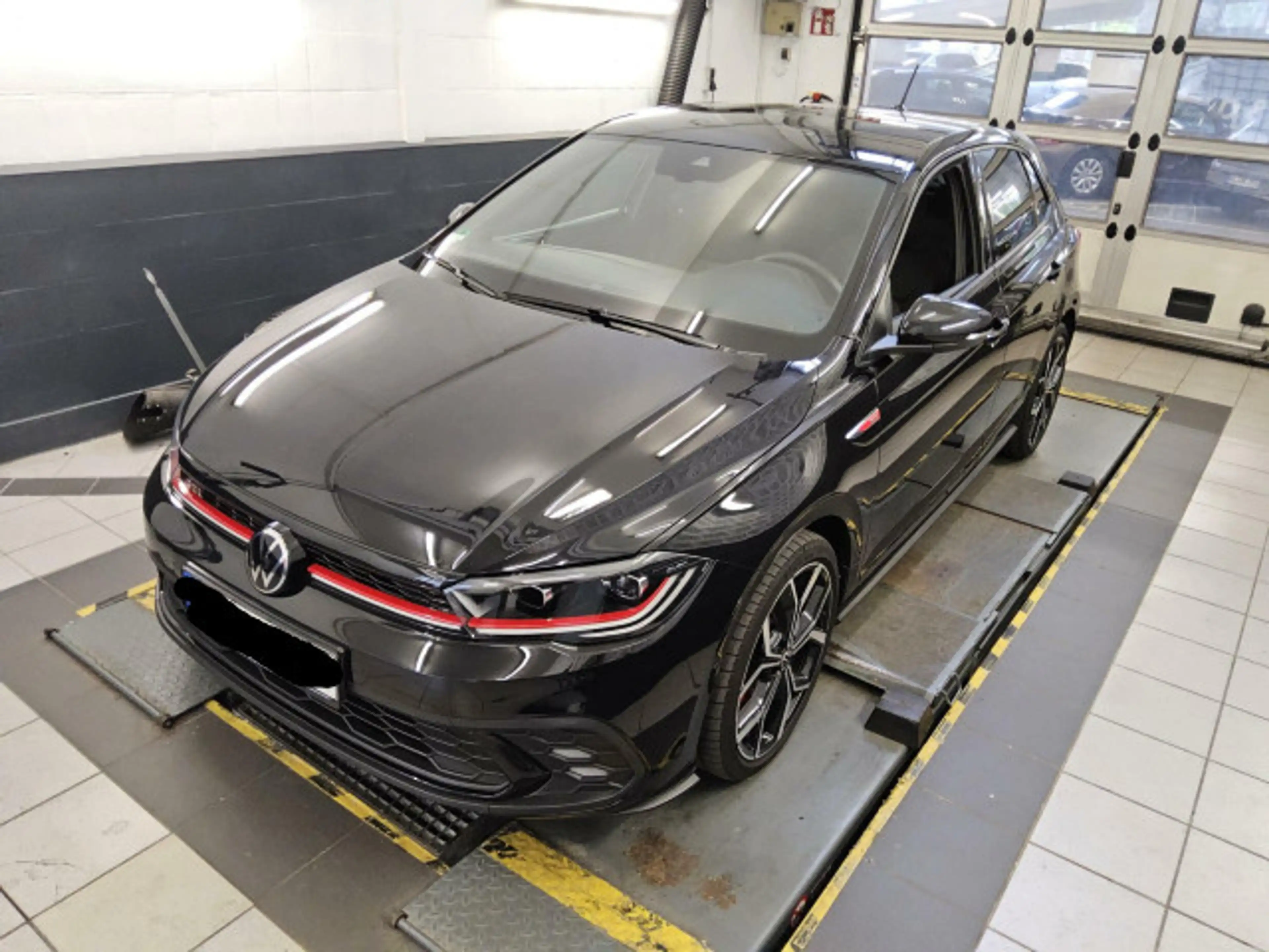 Volkswagen Polo GTI 2.0 TSI DSG IQ.LED NAV ACC 18" TRAVEL — photo 2