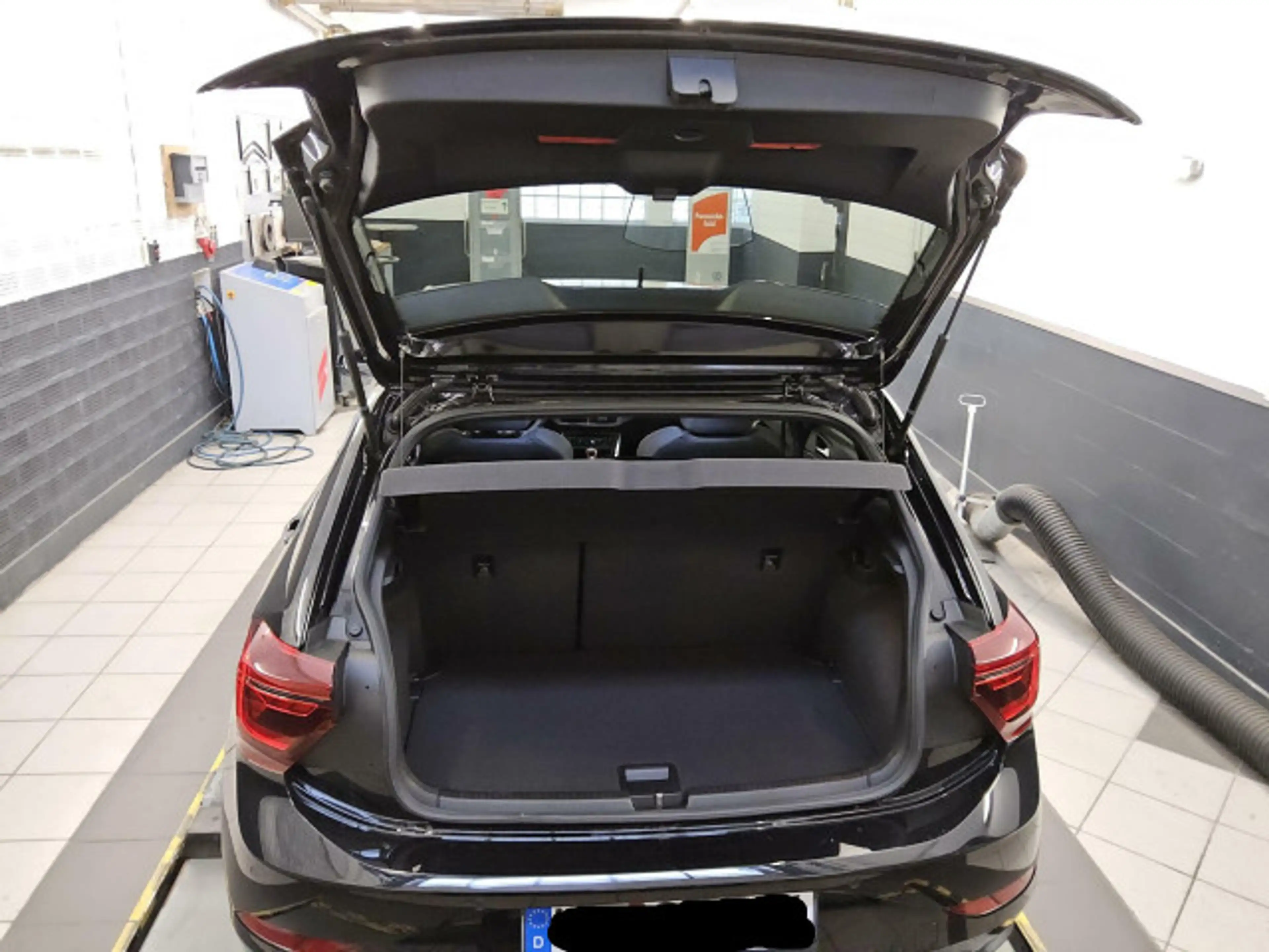 Volkswagen Polo GTI 2.0 TSI DSG IQ.LED NAV ACC 18" TRAVEL — photo 6