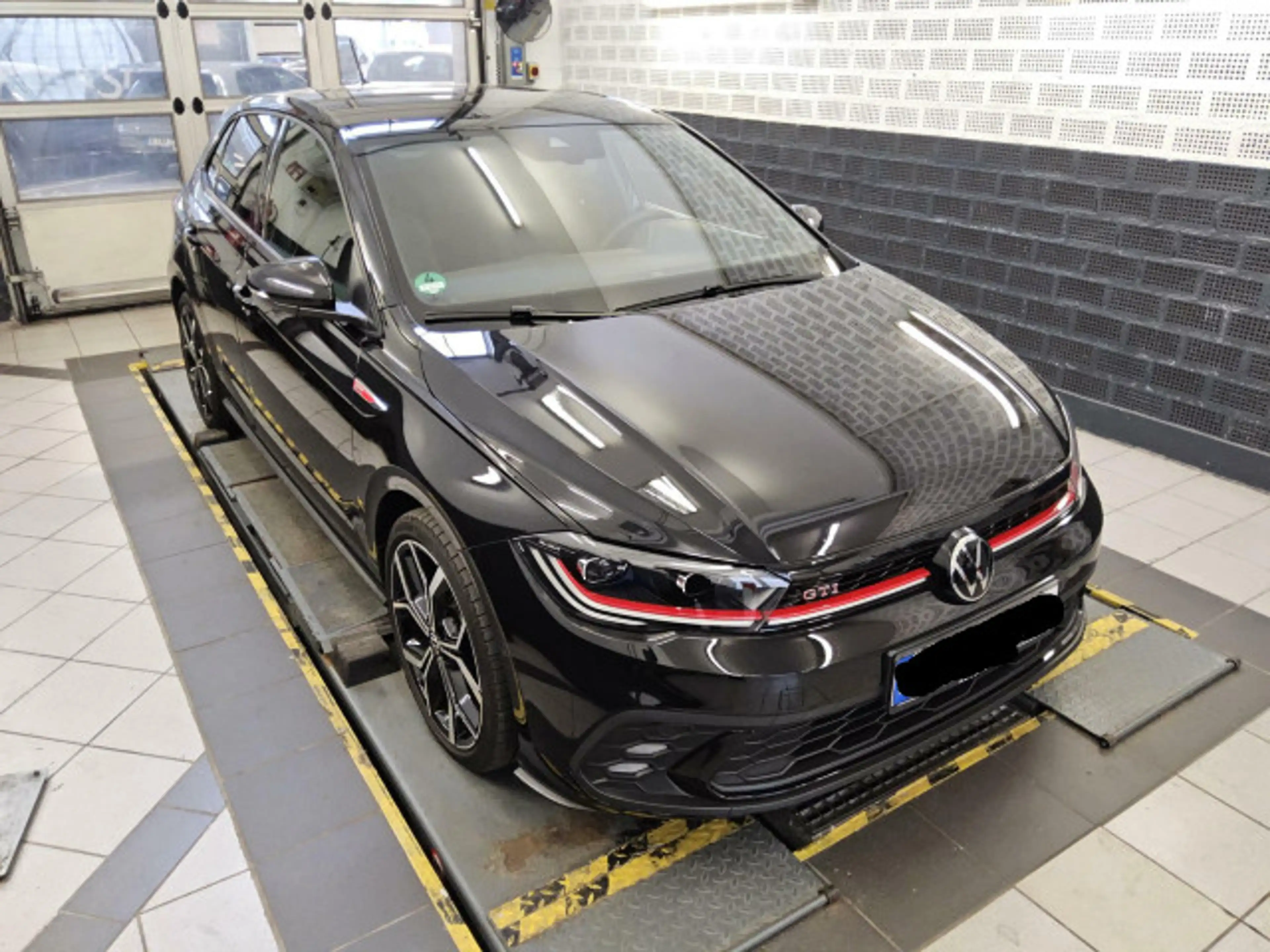 Volkswagen Polo GTI 2.0 TSI DSG IQ.LED NAV ACC 18" TRAVEL — photo 3