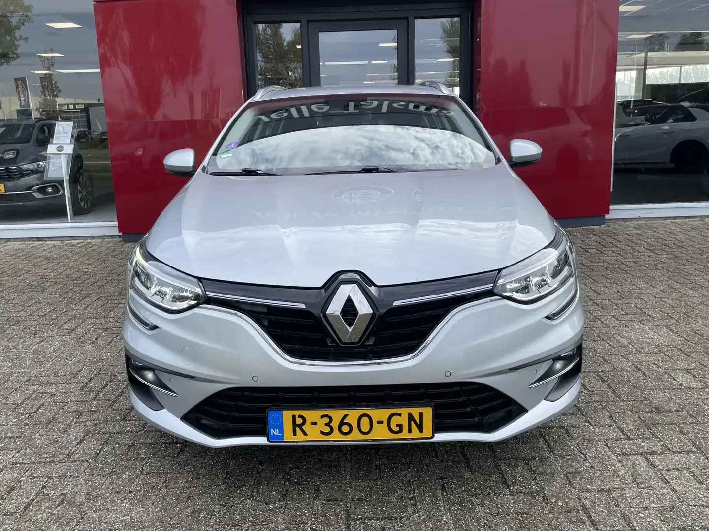 Renault Megane E-Tech Estate 1.6 Plug-In Hybrid 160 Business Zen Szary - 2