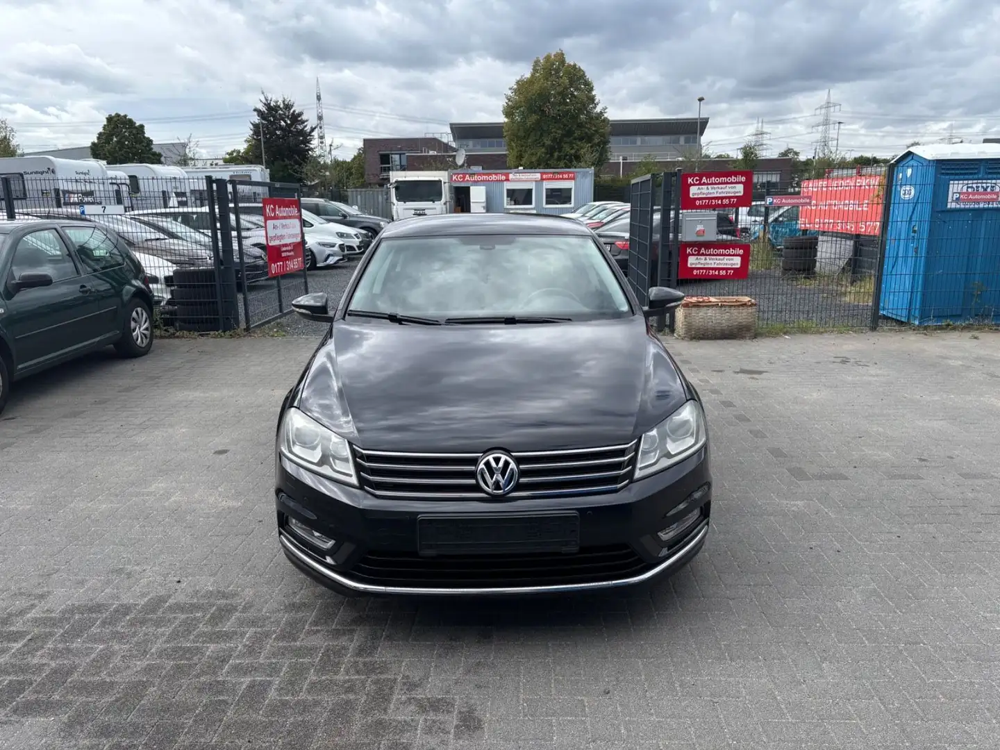 Volkswagen Passat Lim.Highline*XENON*NAVI**R-LINE*ATM 76TKM Schwarz - 2