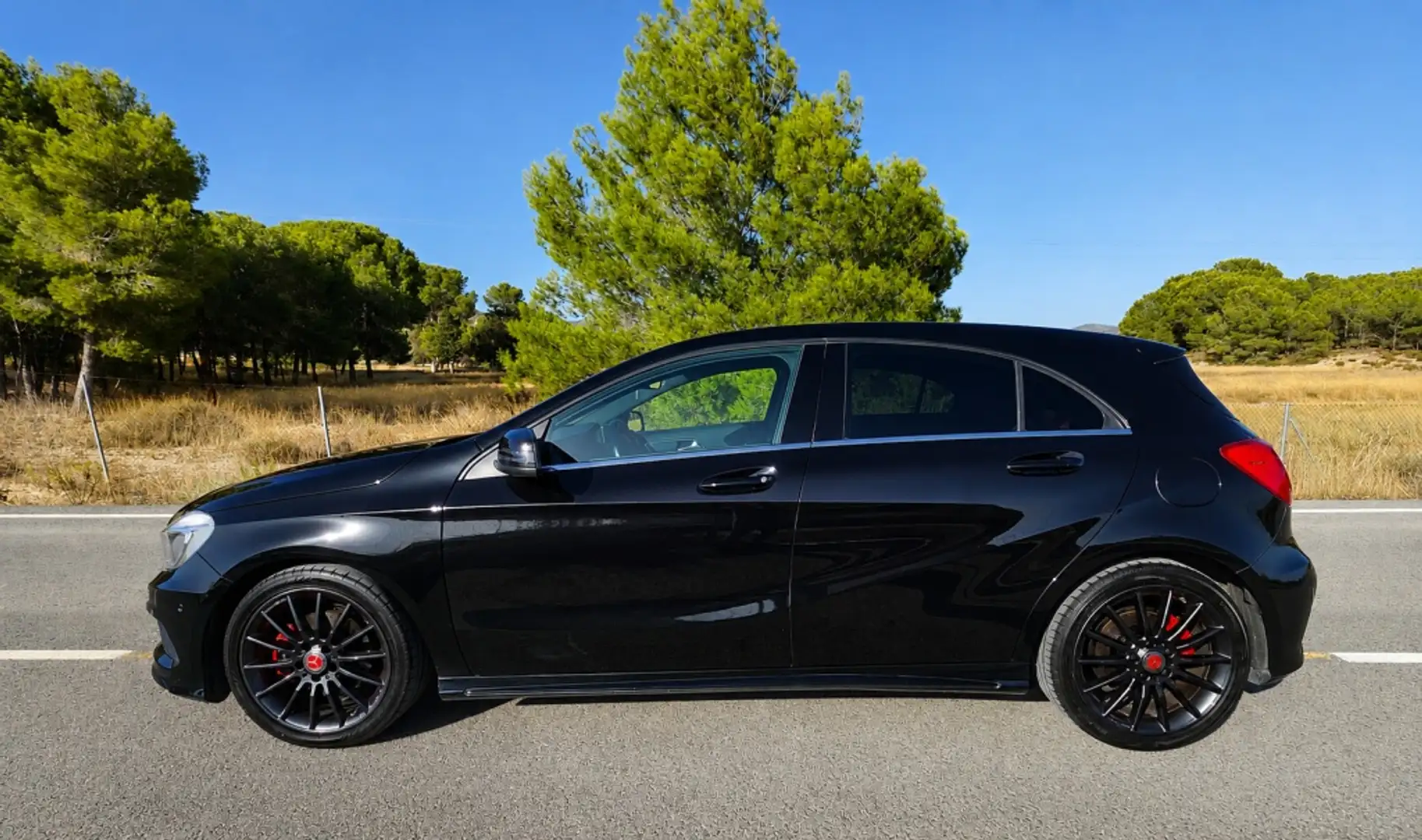 Mercedes-Benz A 200 BE AMG Line Negro - 2
