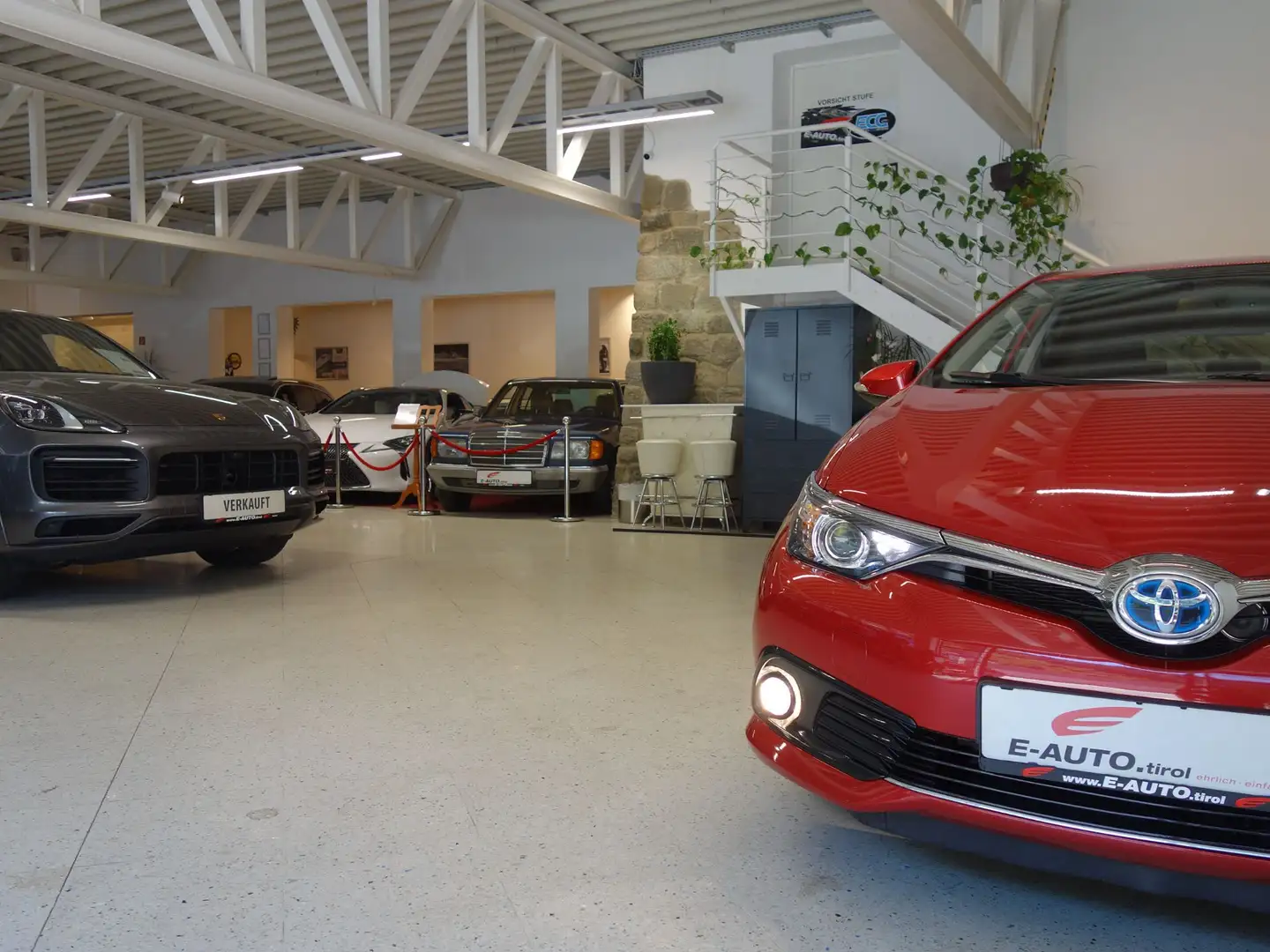 Toyota Auris 1,8 *HYBRID *136PS SYSTEM *EDITION *ERSTBESITZ Rot - 2