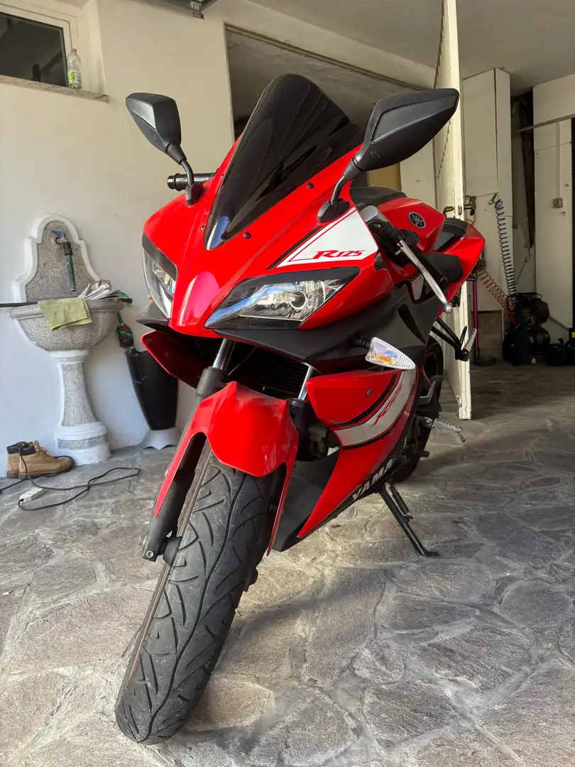 Yamaha YZF-R125 Rosso - 1