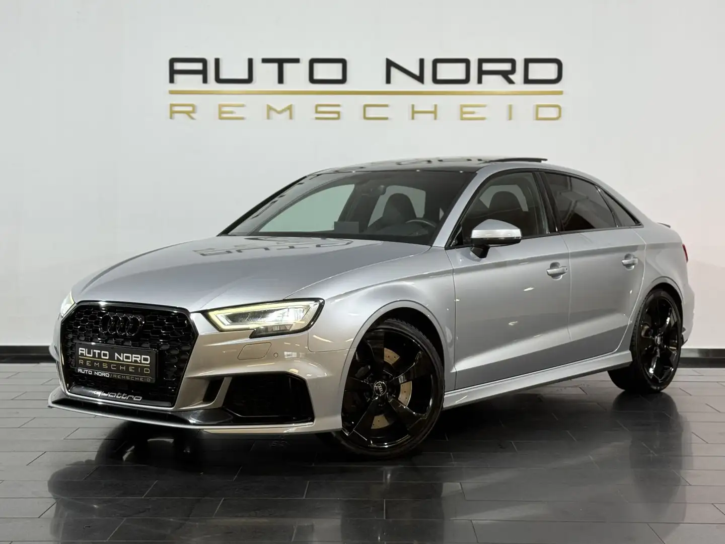 Audi RS3 2.5 TFSI Limo.quat.*Schale*Pano*Matrix*ACC* Zilver - 1