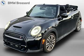 Base Premier line | Piano black trims | 17 wheels / Ligne Première | garnitures extérieures noires | roues 17
