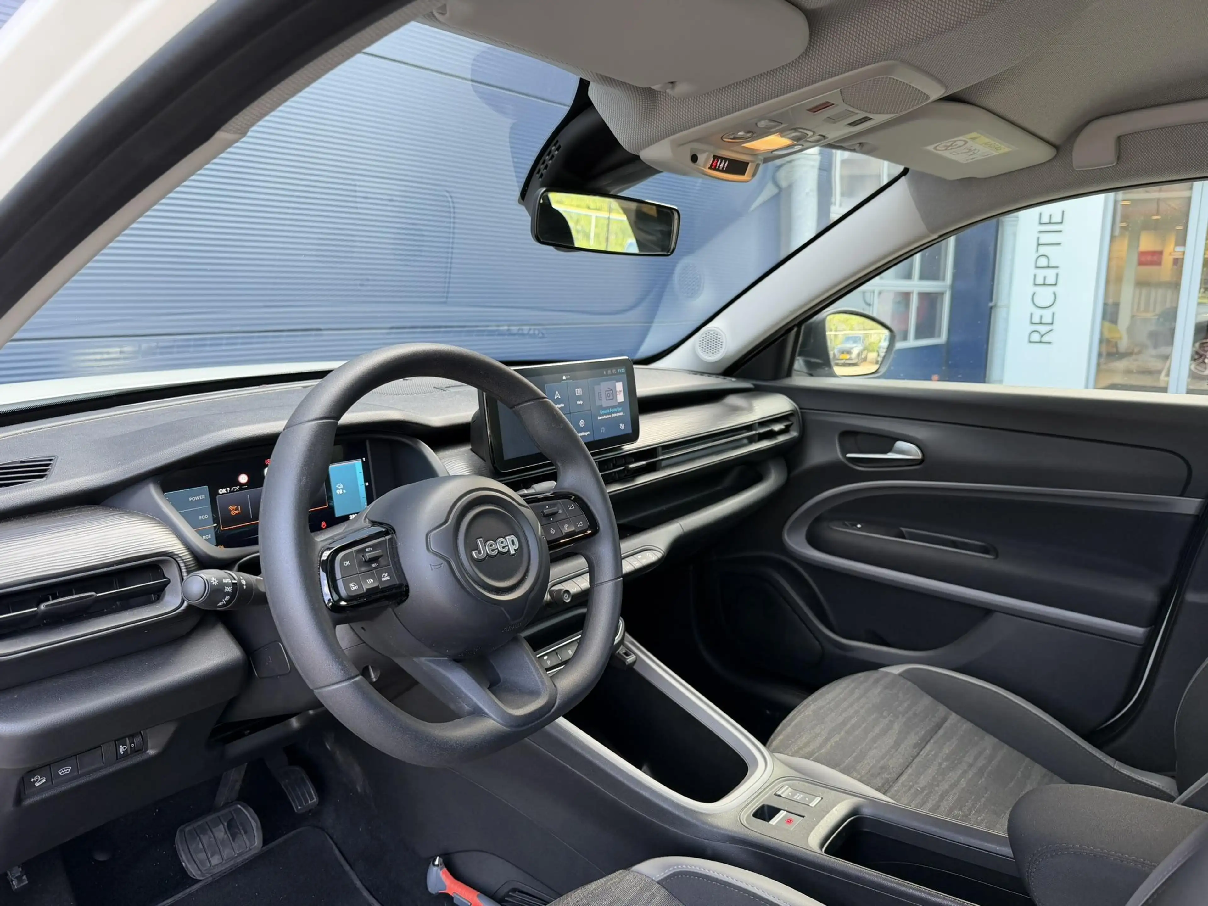 Jeep Avenger Longitude 54 kWh SOH 97,3% | Apple Carplay/Androi — photo 10