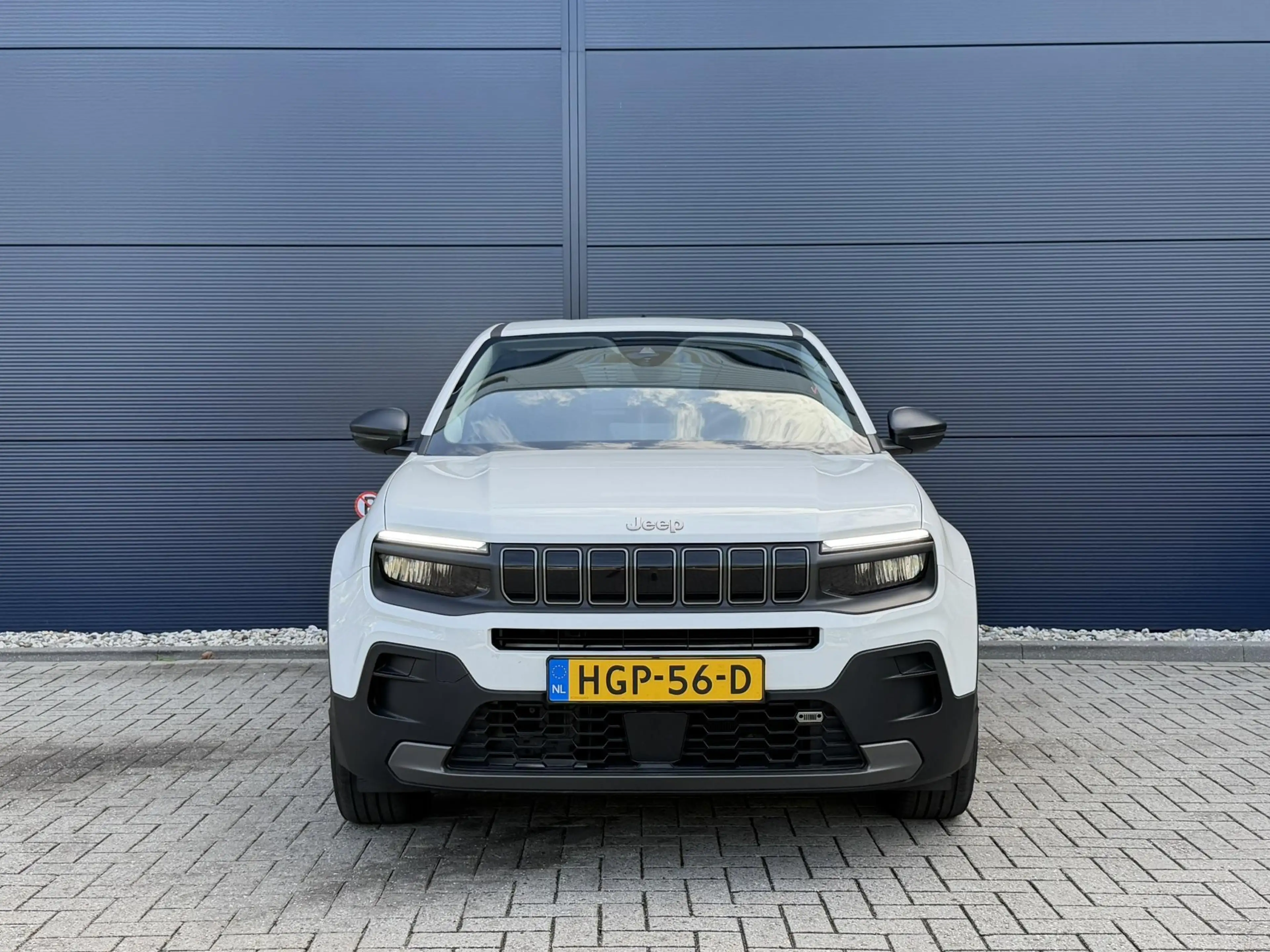 Jeep Avenger Longitude 54 kWh SOH 97,3% | Apple Carplay/Androi — photo 2
