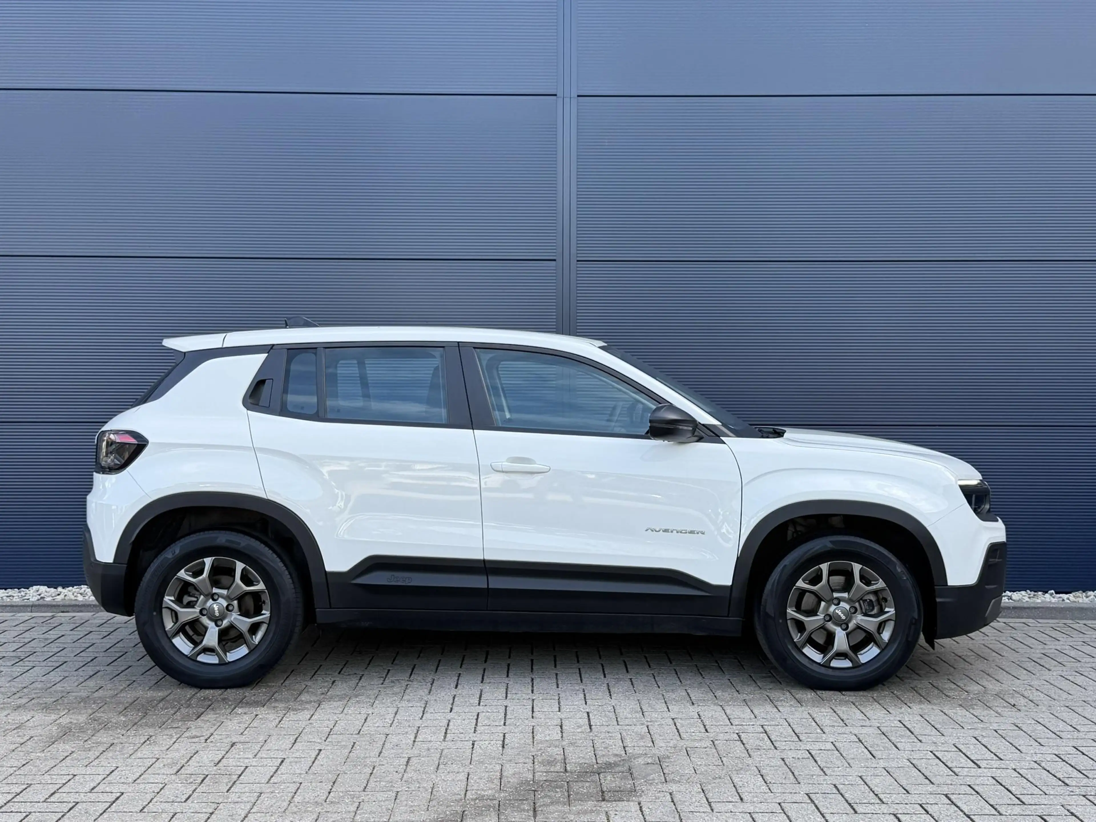 Jeep Avenger Longitude 54 kWh SOH 97,3% | Apple Carplay/Androi — photo 3