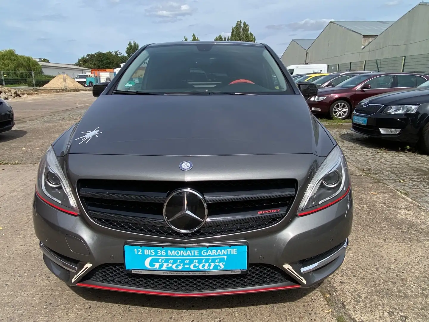 Mercedes-Benz B 180 Edition 1 Navi+Xenon+Leder+PDC+Sitzheizung Grau - 2