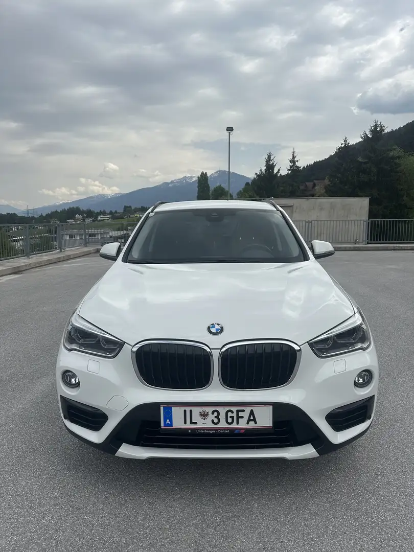 BMW X1 xDrive18d Sport Line Aut. Weiß - 2