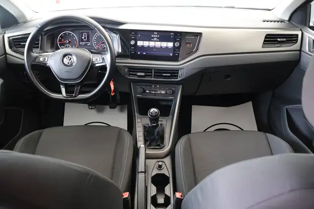 Volkswagen Polo view 8