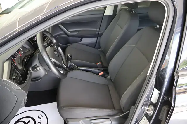 Volkswagen Polo view 10
