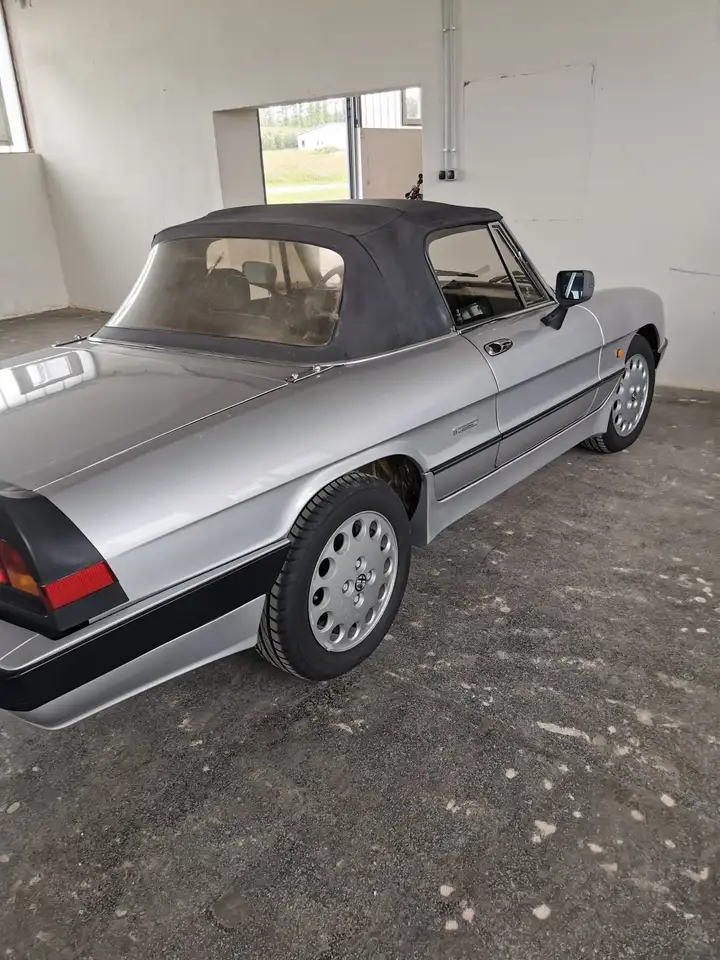 Alfa Romeo Spider 2,0, foto 2