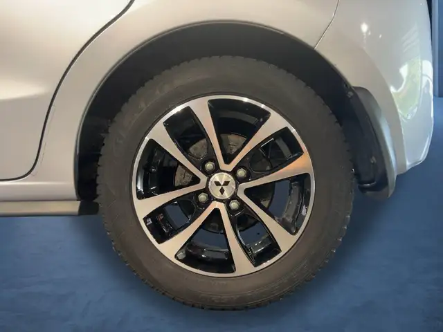 Mitsubishi Space Star view 19
