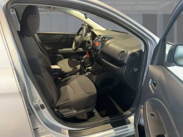 Mitsubishi Space Star view 8