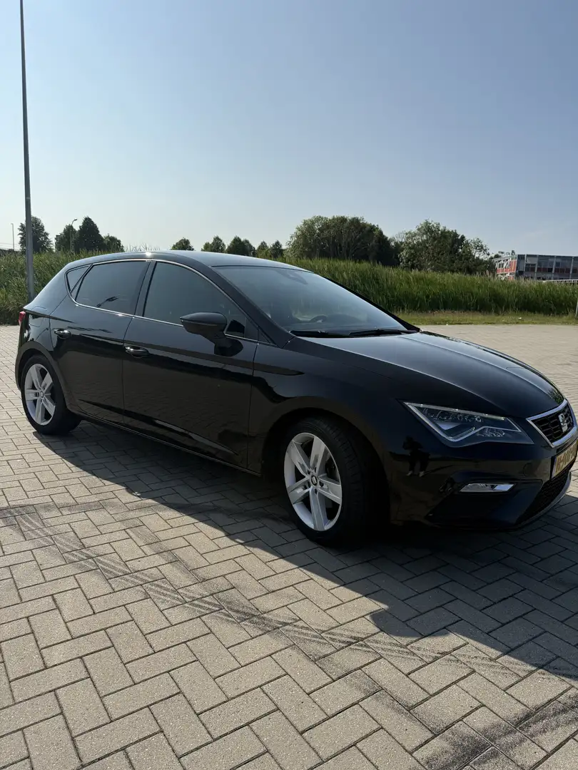 SEAT Leon Seat Leon 1.5 TSI FR Ultimate 2019 | 90744km | APK Zwart - 2