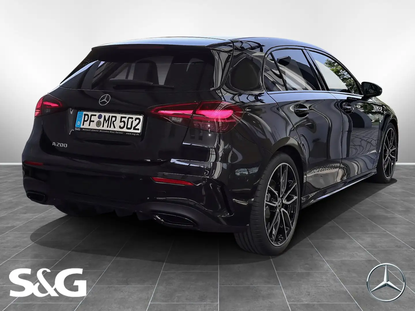 Mercedes-Benz A 200 Kompaktlim. AMG MBUX+LED+Pano+RüKam+Distro Schwarz - 2