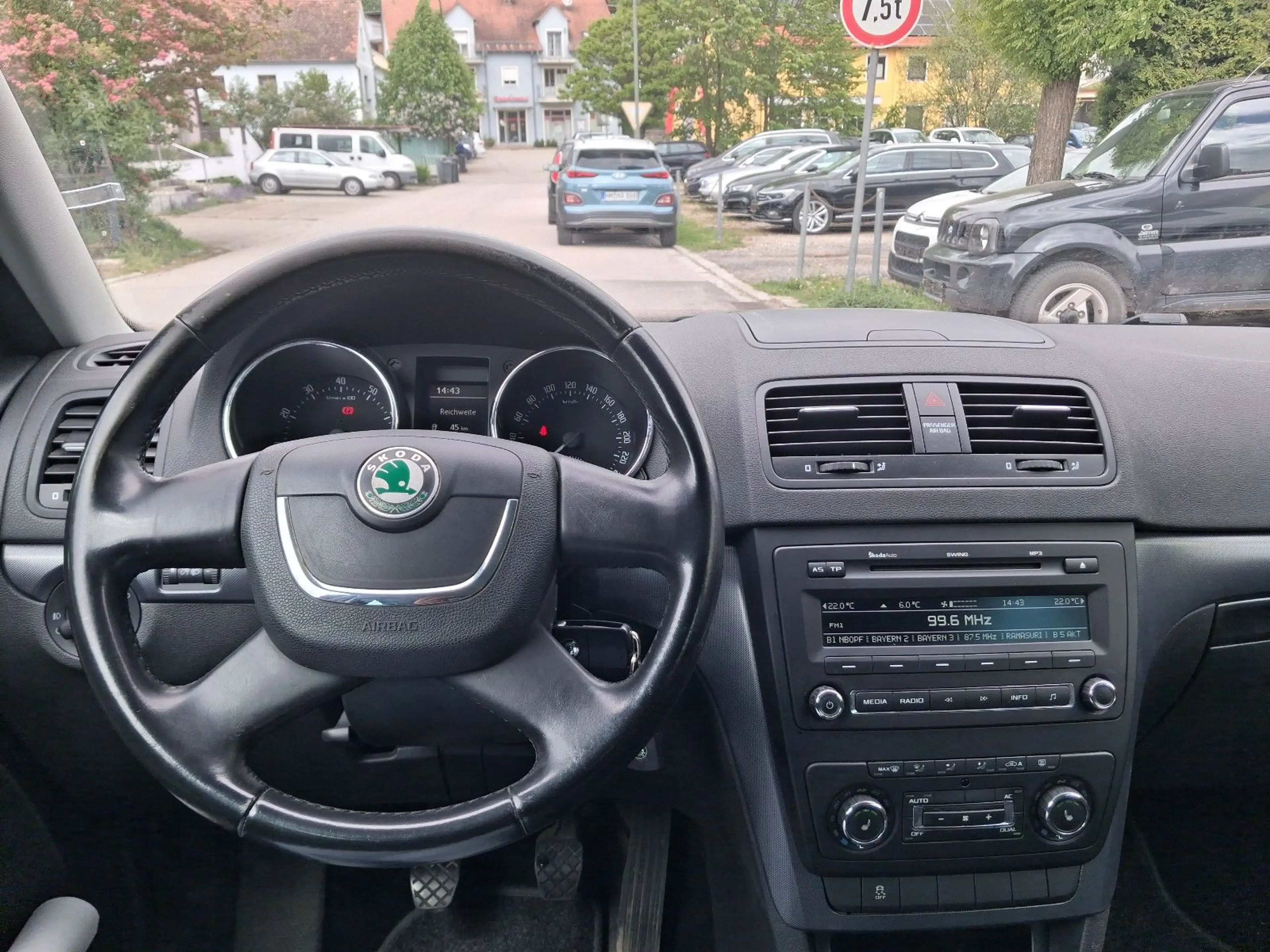 Skoda Yeti 1.4 TSI Ambition PDC+SITZHZ+KLIMA+1.HAND — photo 8