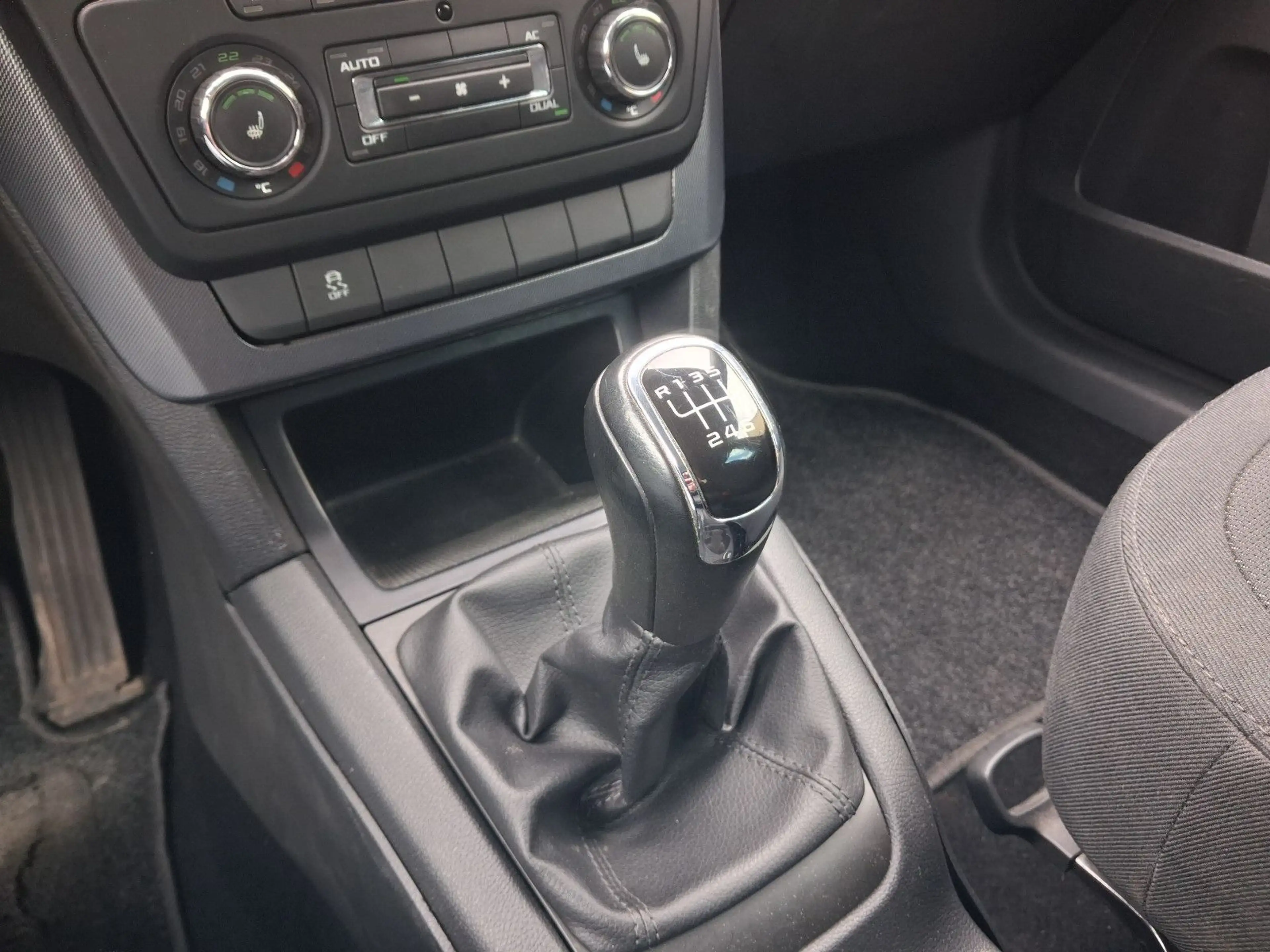 Skoda Yeti 1.4 TSI Ambition PDC+SITZHZ+KLIMA+1.HAND — photo 11