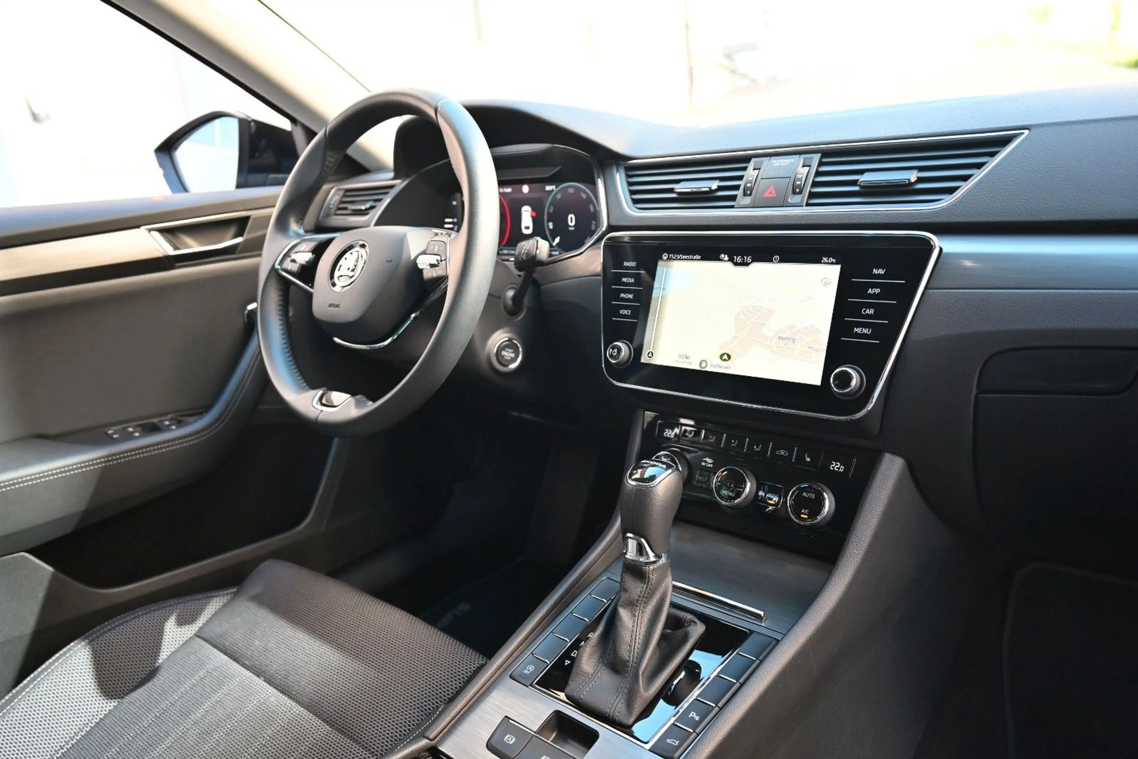 Skoda Superb Combi Style/Matrix/Virtual/ACC — photo 10