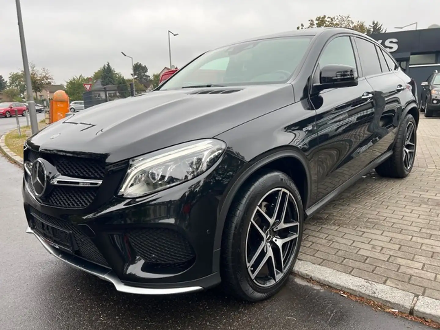 Mercedes-Benz GLE 43 AMG 4M*9G*LED*PANO*360*NAVI*TOTW*DISTR+ Noir - 1