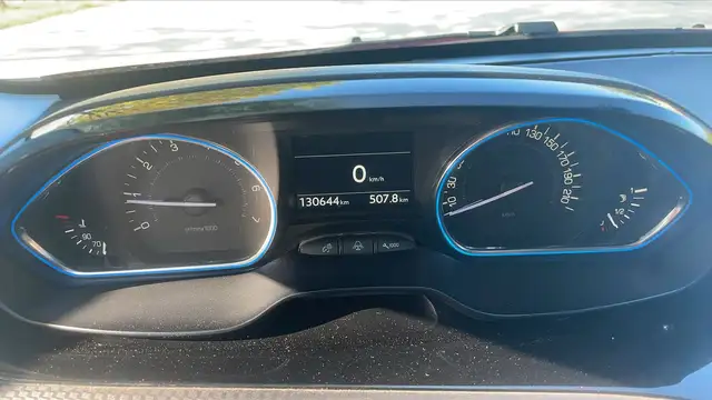 Peugeot 2008 view 12
