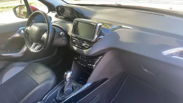 Peugeot 2008 view 10