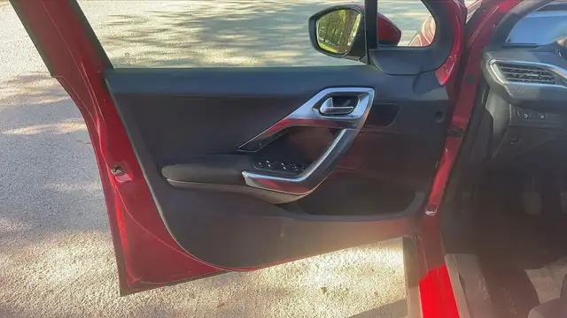 Peugeot 2008 view 7