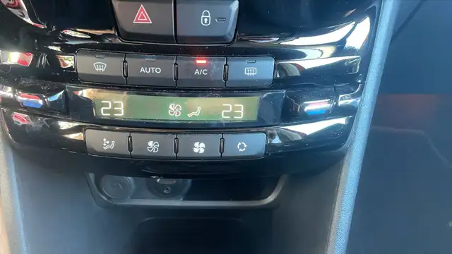 Peugeot 2008 view 13