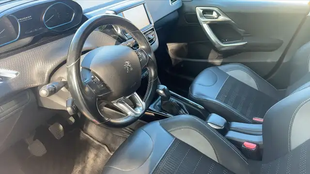Peugeot 2008 view 8