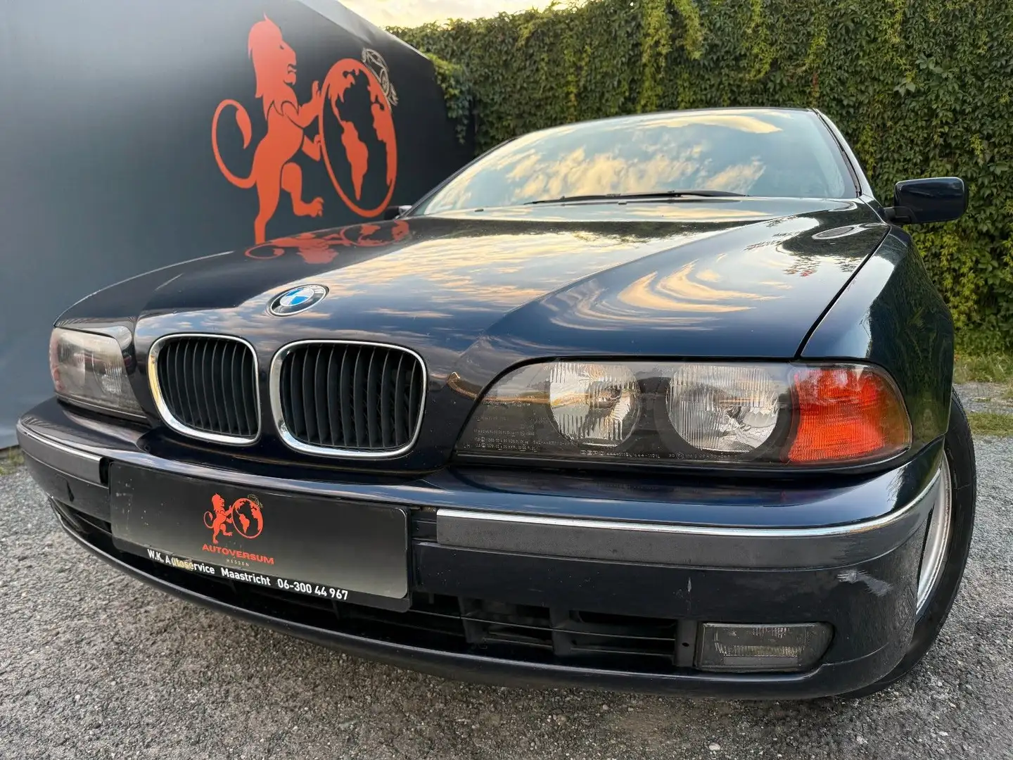 BMW 528 i#AUTOMATIK#TÜV-NEU#SERVICE-NEU#KLIMA#SCHIEB Bleu - 1