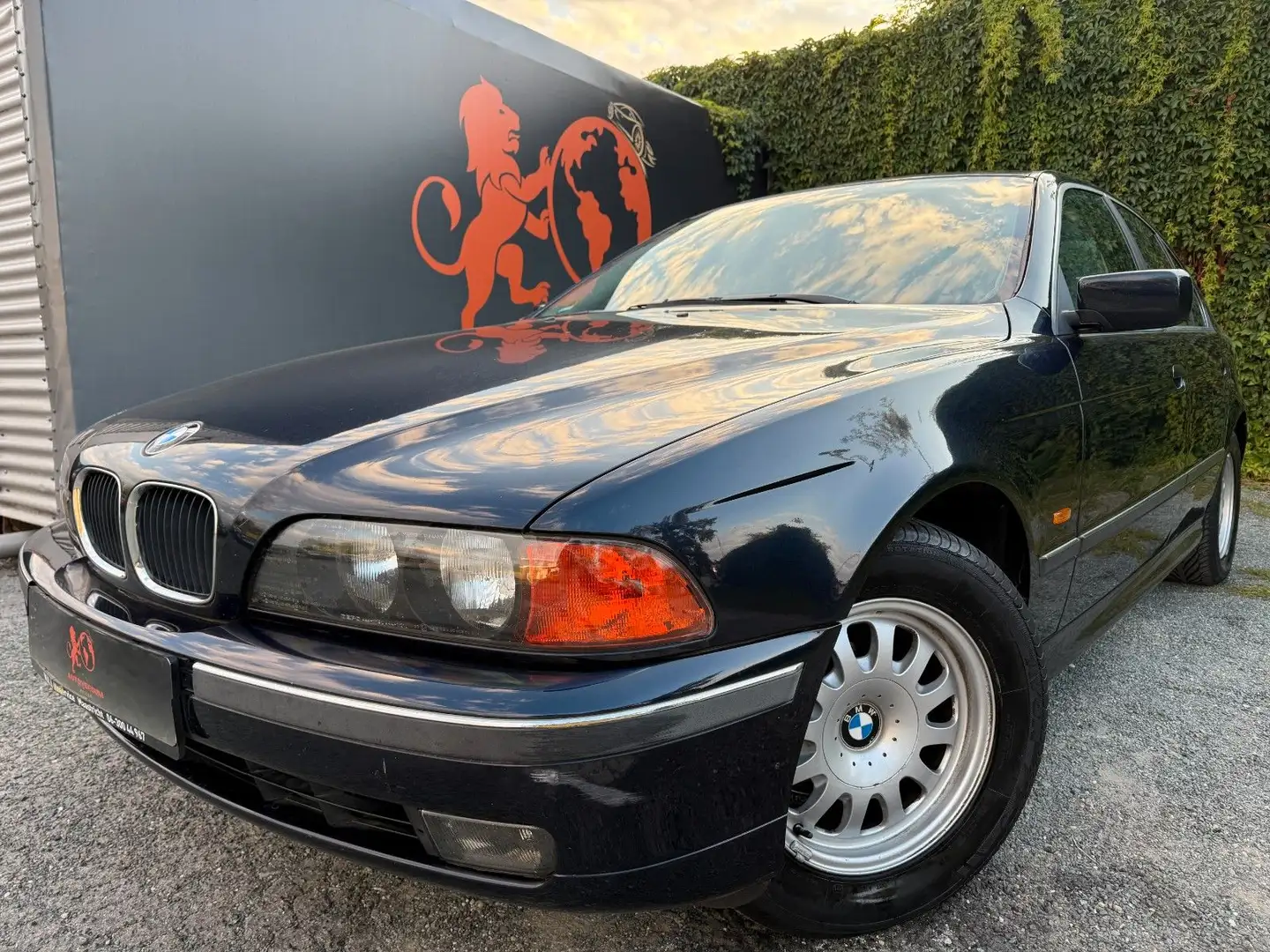 BMW 528 i#AUTOMATIK#TÜV-NEU#SERVICE-NEU#KLIMA#SCHIEB Bleu - 2