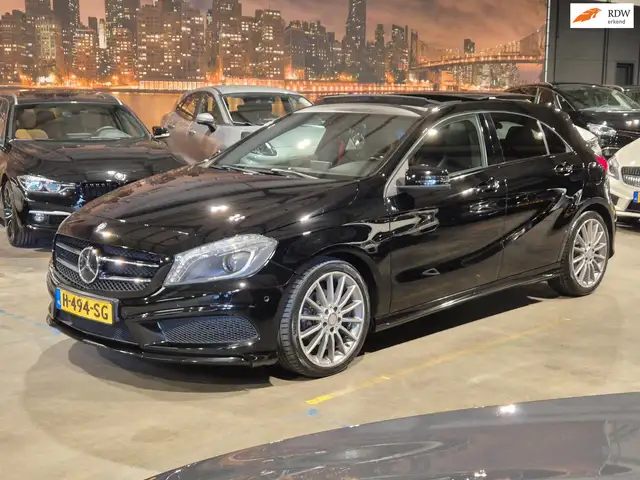 Mercedes-Benz A 180 Prestige - AMG Pakket - Panoramadak - Clima - Stoe