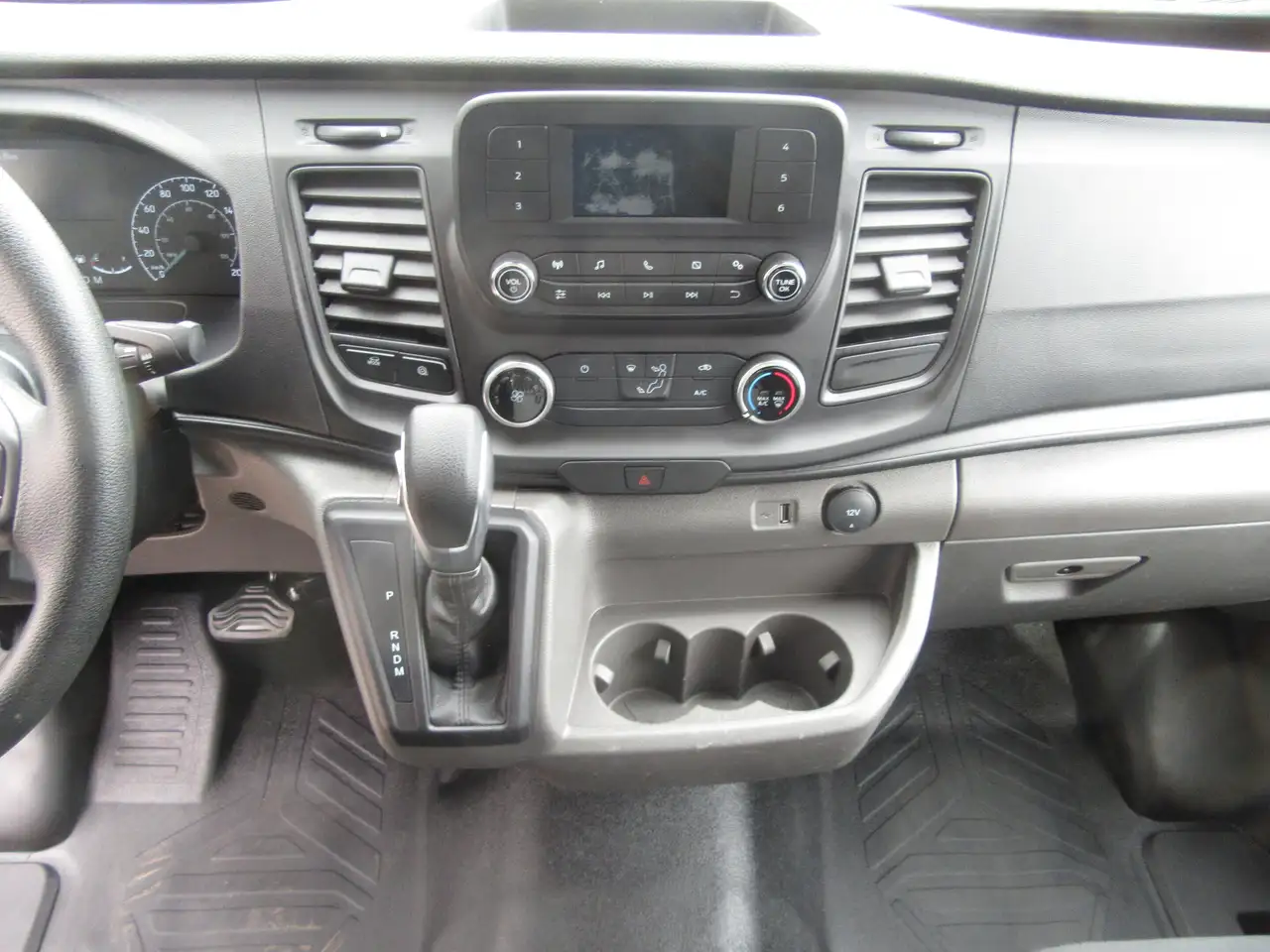 Ford Transit снимка Ford Transit