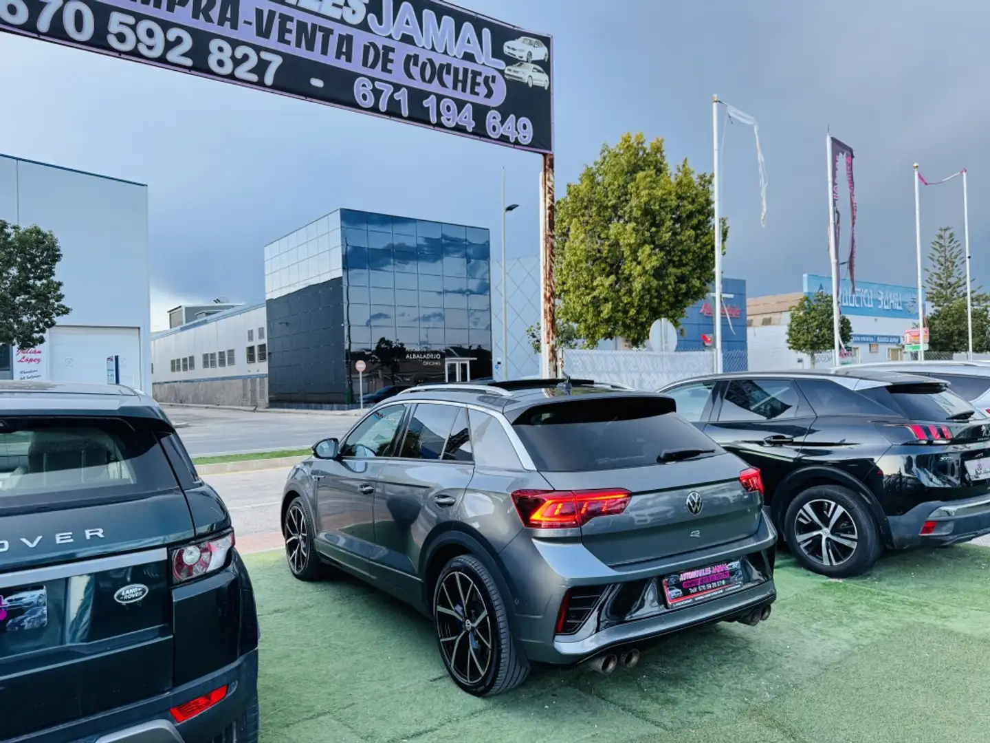 Volkswagen T-Roc 2.0 TSI R 4Motion DSG7 221KW Grau - 1