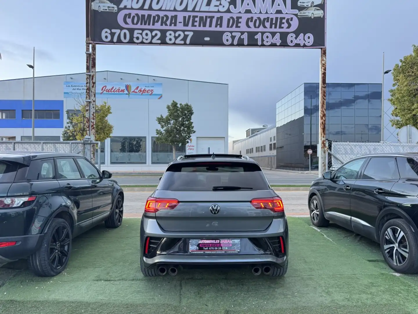 Volkswagen T-Roc 2.0 TSI R 4Motion DSG7 221KW Grau - 2